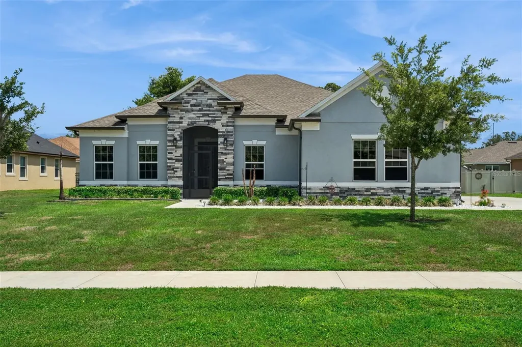 714 Oaks Shores Road Leesburg FL 34748