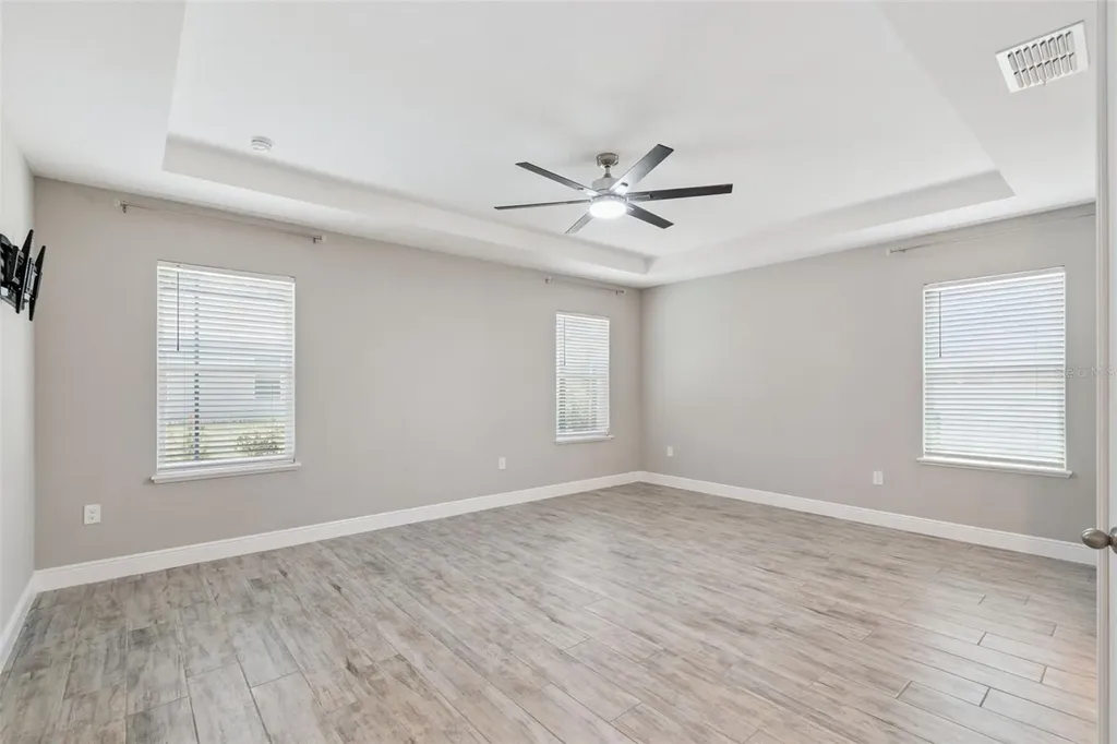 714 Oaks Shores Road Leesburg FL 34748