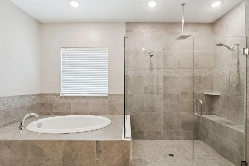 714 Oaks Shores Road Leesburg FL 34748