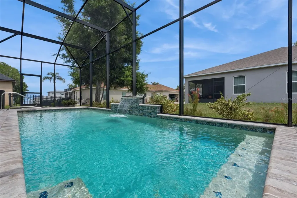 714 Oaks Shores Road Leesburg FL 34748