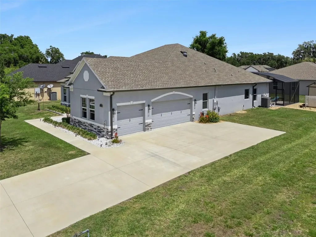 714 Oaks Shores Road Leesburg FL 34748