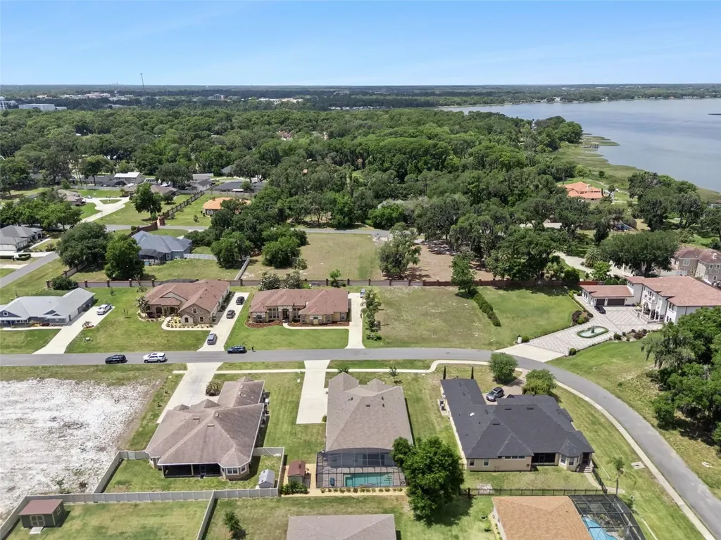 714 Oaks Shores Road Leesburg FL 34748