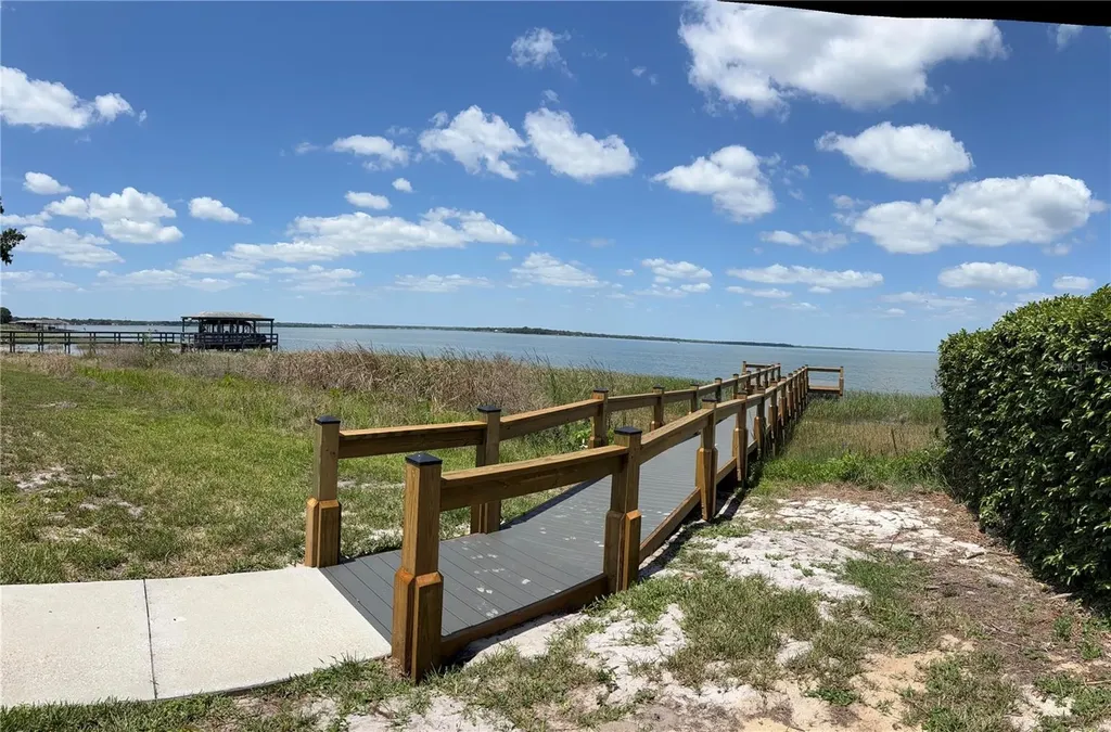 714 Oaks Shores Road Leesburg FL 34748