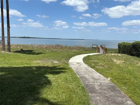 714 Oaks Shores Road Leesburg FL 34748