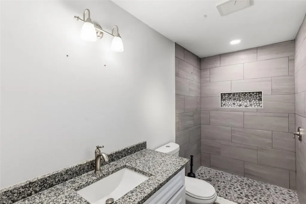 2726 6th Avenue W Bradenton FL 34205