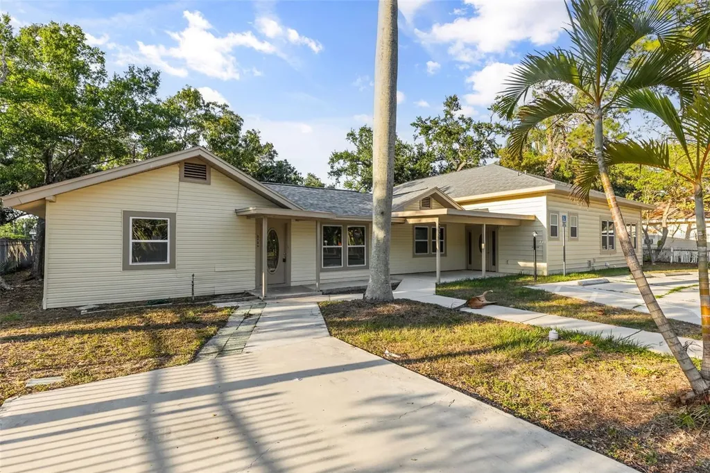 2726 6th Avenue W Bradenton FL 34205