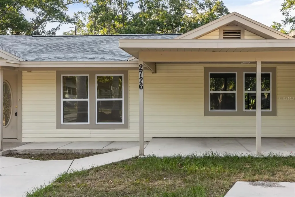 2726 6th Avenue W Bradenton FL 34205