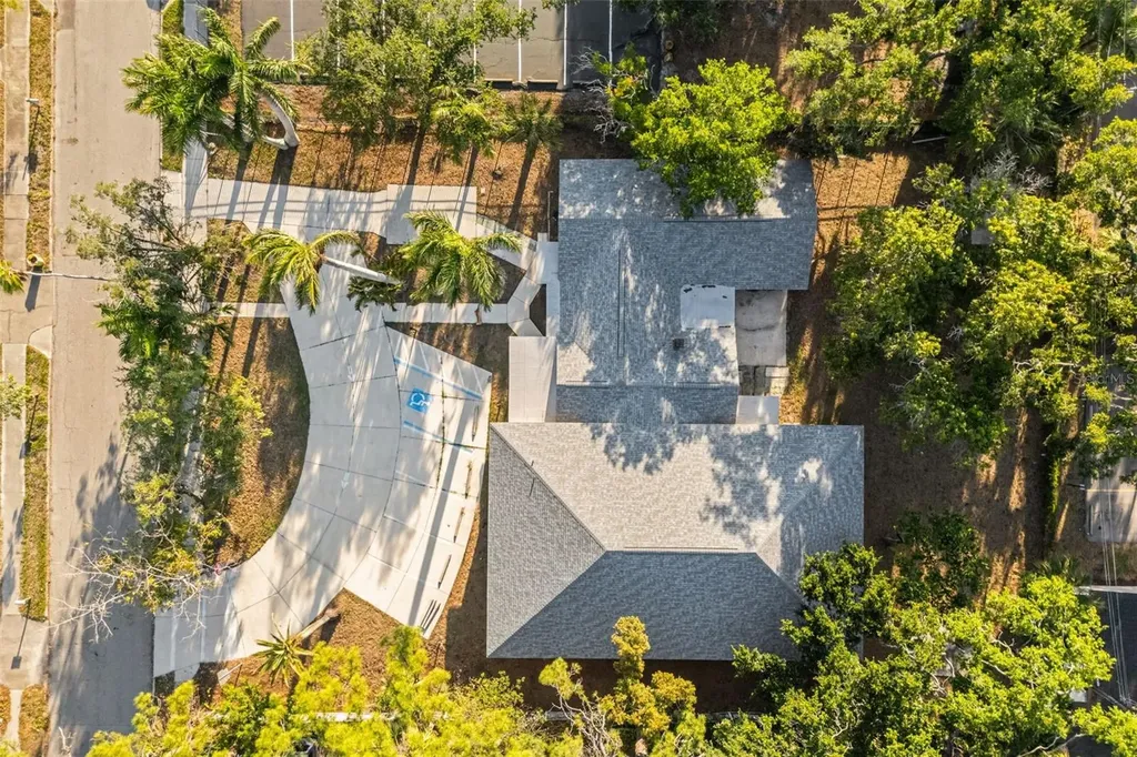 2726 6th Avenue W Bradenton FL 34205
