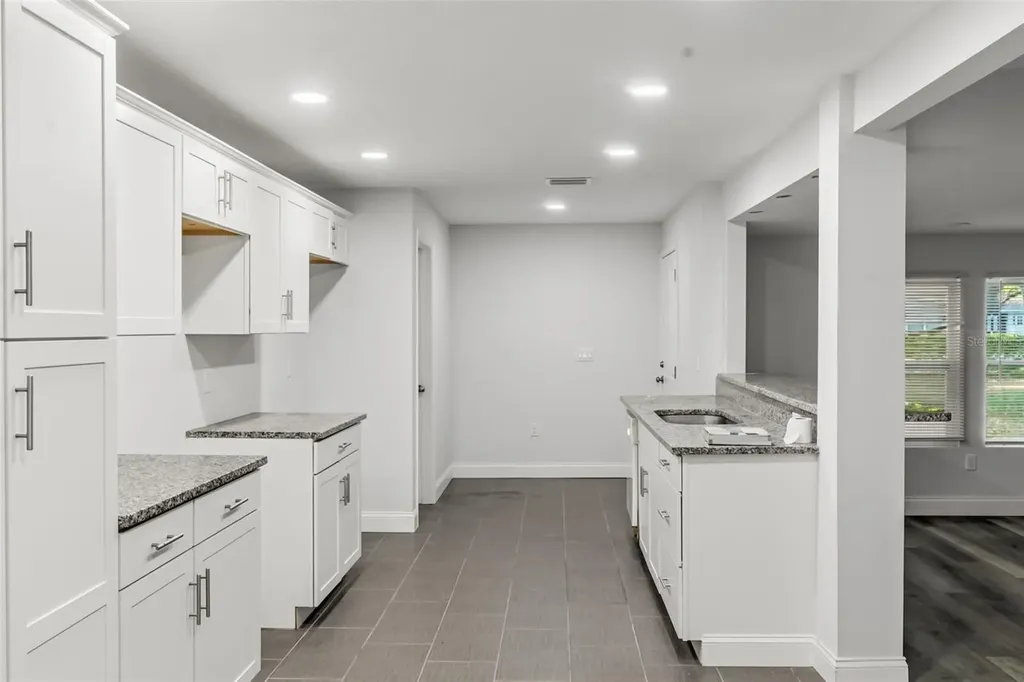 2726 6th Avenue W Bradenton FL 34205