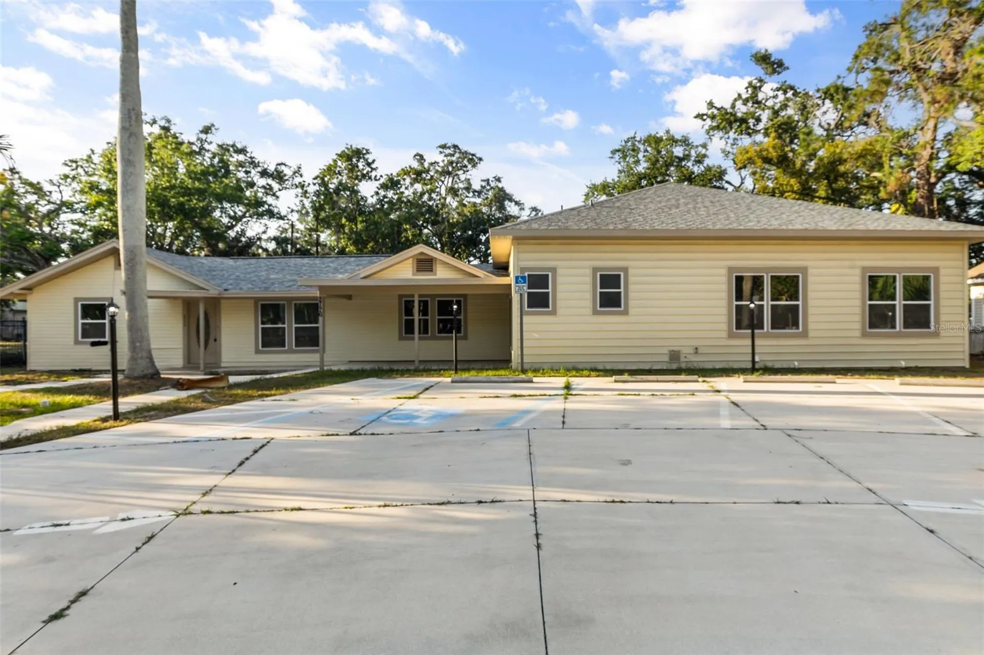 2726 6th Avenue W Bradenton FL 34205