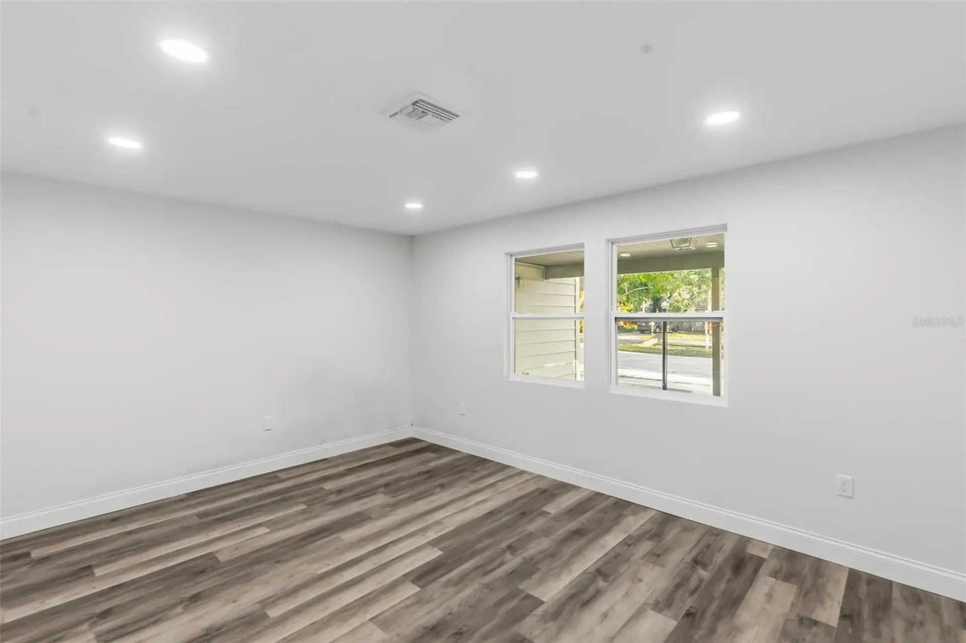 2726 6th Avenue W Bradenton FL 34205