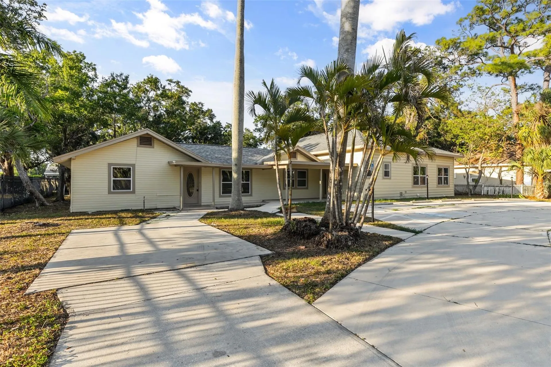 2726 6th Avenue W Bradenton FL 34205