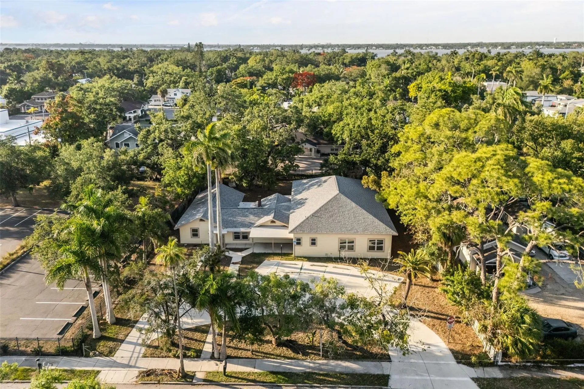2726 6th Avenue W Bradenton FL 34205