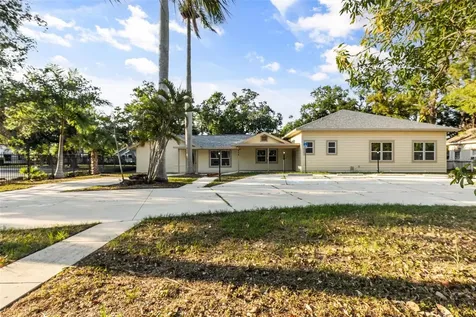 2726 6TH Avenue W Bradenton FL 34205