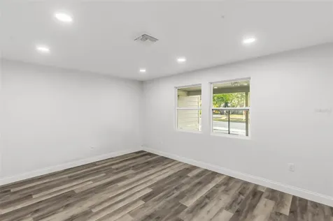 2726 6th Avenue W Bradenton FL 34205