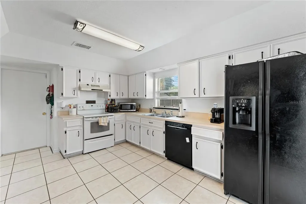 9758 Fox Hollow Road Tampa FL 33647