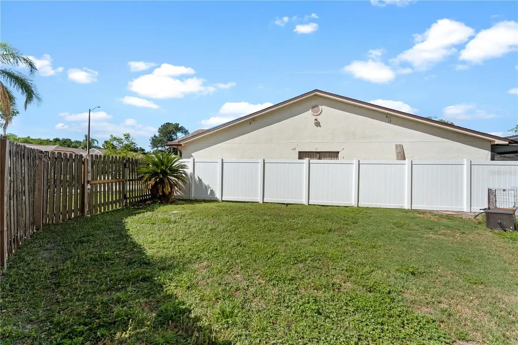 9758 Fox Hollow Road Tampa FL 33647