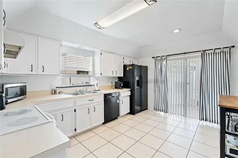 9758 Fox Hollow Road Tampa FL 33647