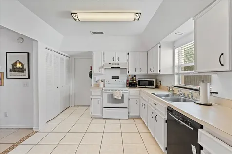 9758 Fox Hollow Road Tampa FL 33647