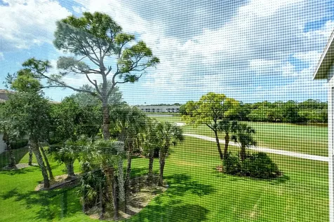 9610 Club South Circle Sarasota FL 34238