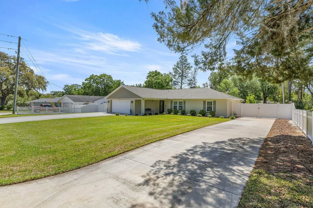 20430 SW 80th Place Road Dunnellon FL 34431
