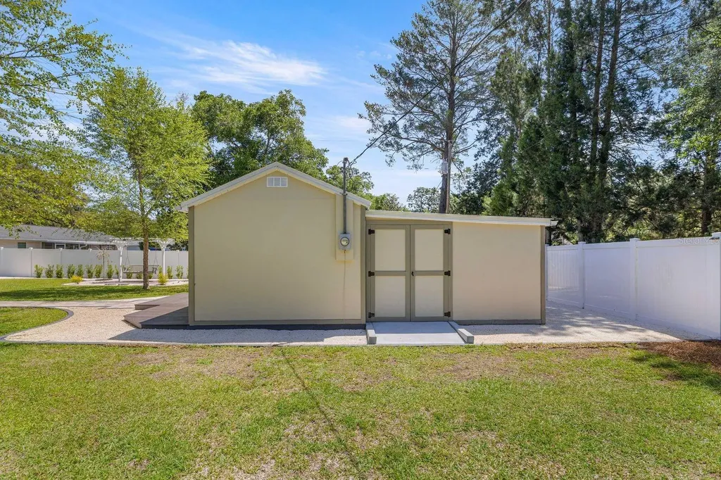 20430 SW 80th Place Road Dunnellon FL 34431