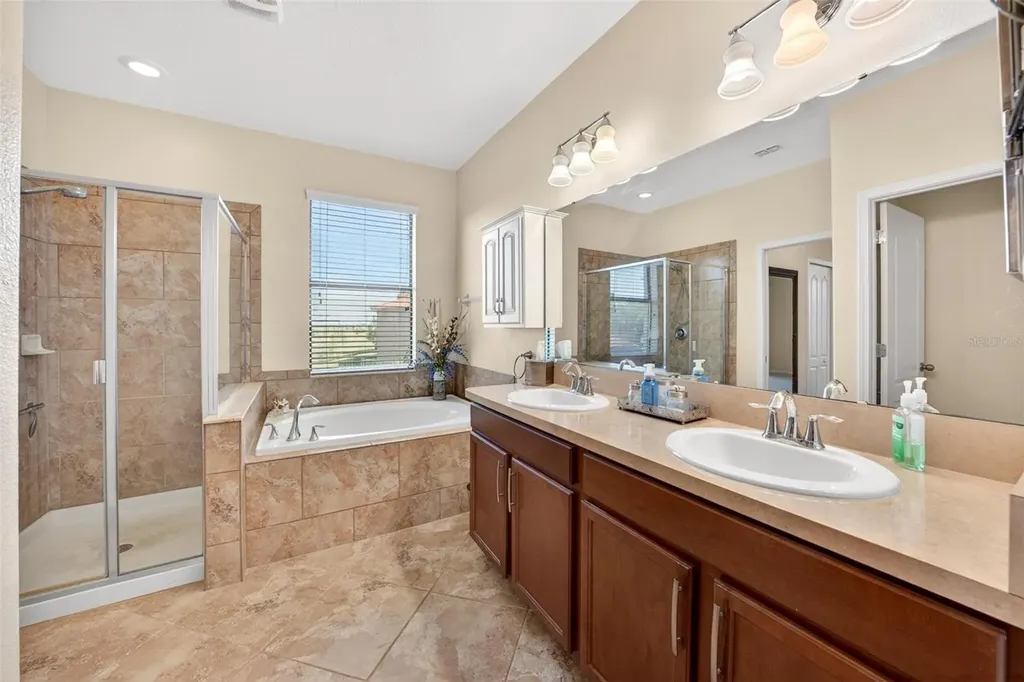 1261 Long Cove Loop Davenport FL 33896