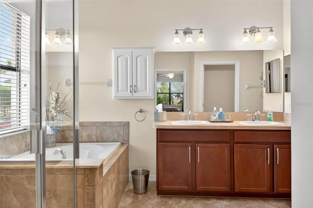 1261 Long Cove Loop Davenport FL 33896