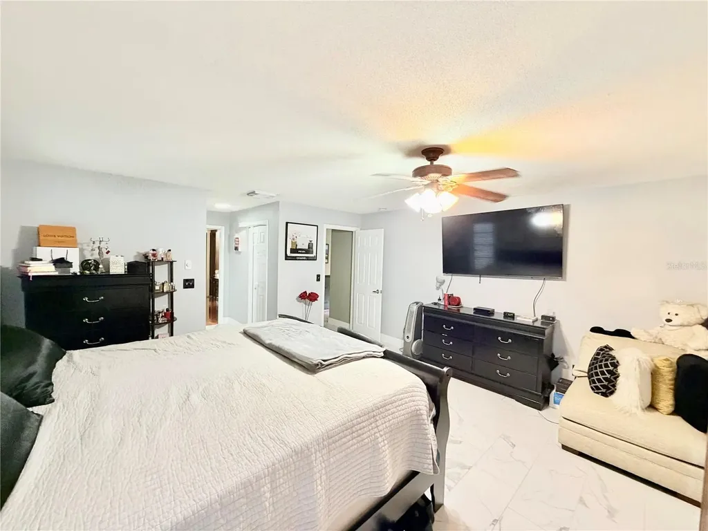 1880 Oak Forest Drive E Clearwater FL 33759