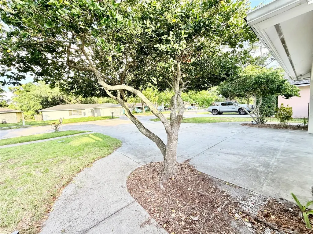 1880 Oak Forest Drive E Clearwater FL 33759