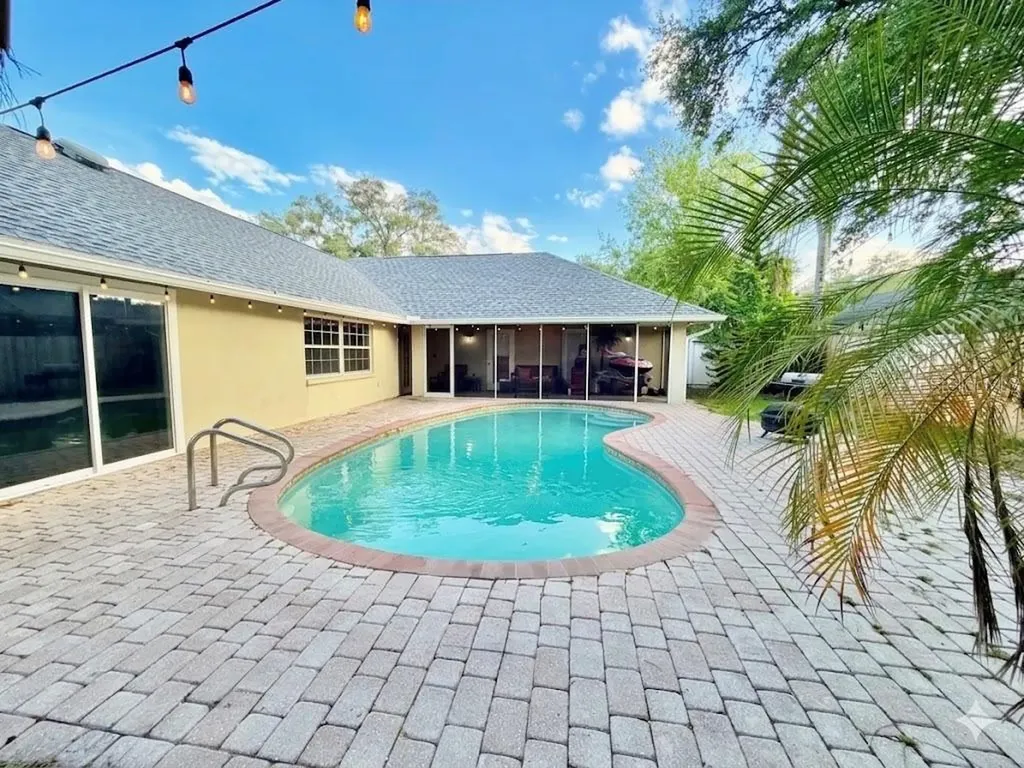 1880 Oak Forest Drive E Clearwater FL 33759
