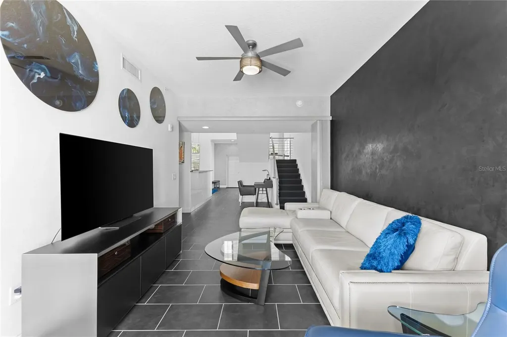 800 N Tamiami Trail Sarasota FL 34236