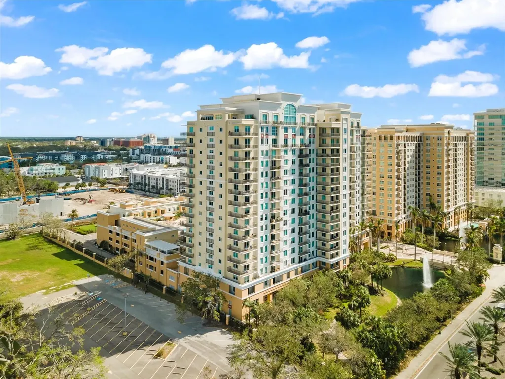 800 N Tamiami Trail Sarasota FL 34236