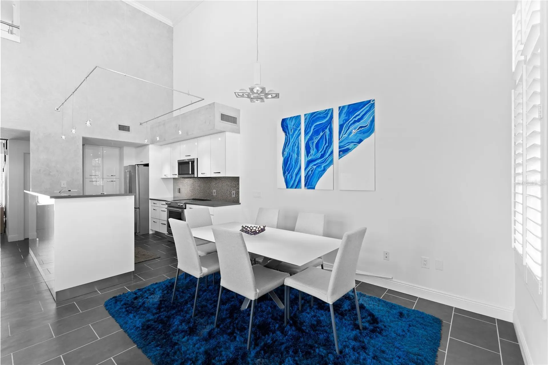 800 N Tamiami Trail Sarasota FL 34236