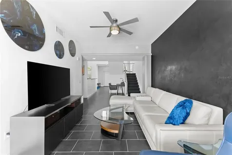 800 N Tamiami Trail Sarasota FL 34236