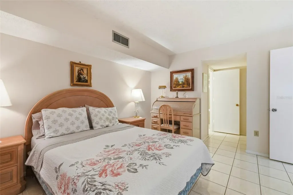 2609 Woodgate Lane Sarasota FL 34231