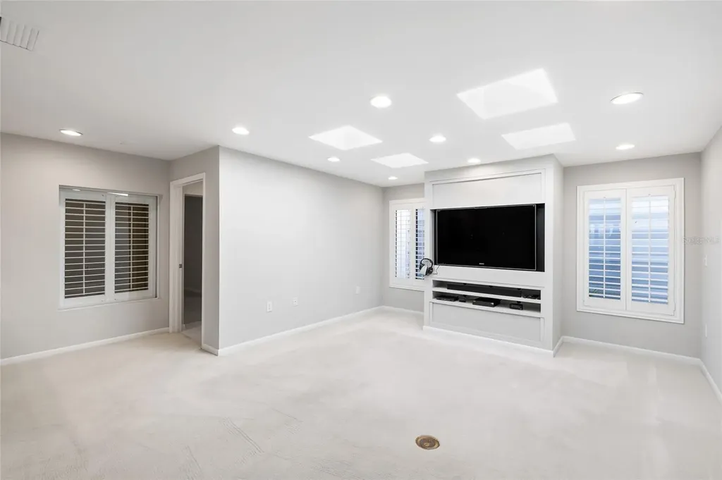 4168 Northmeadow Circle Tampa FL 33618