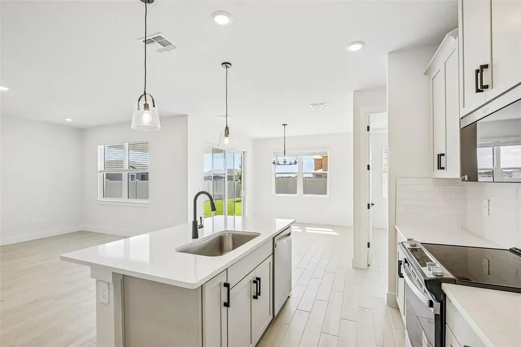 192 Shady Edge Loop Nokomis FL 34275