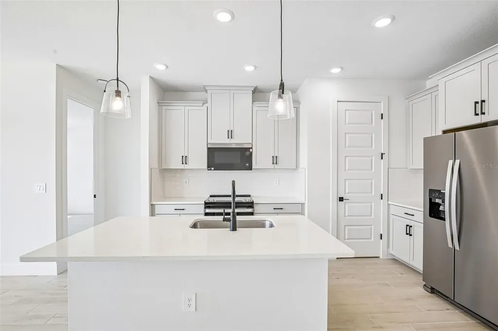 192 Shady Edge Loop Nokomis FL 34275