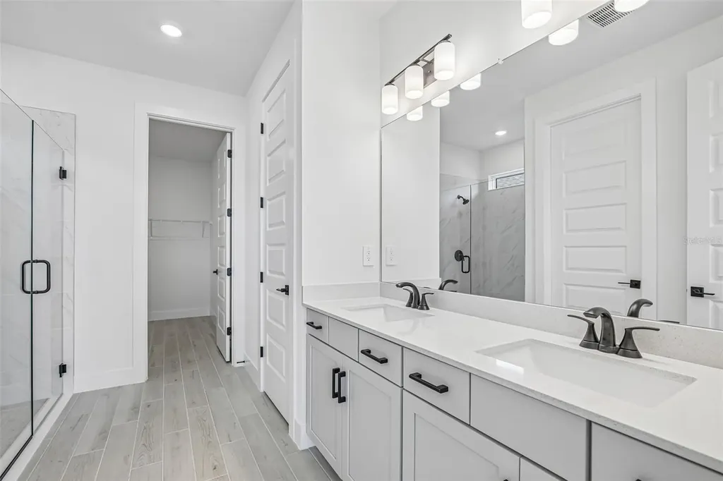 192 Shady Edge Loop Nokomis FL 34275