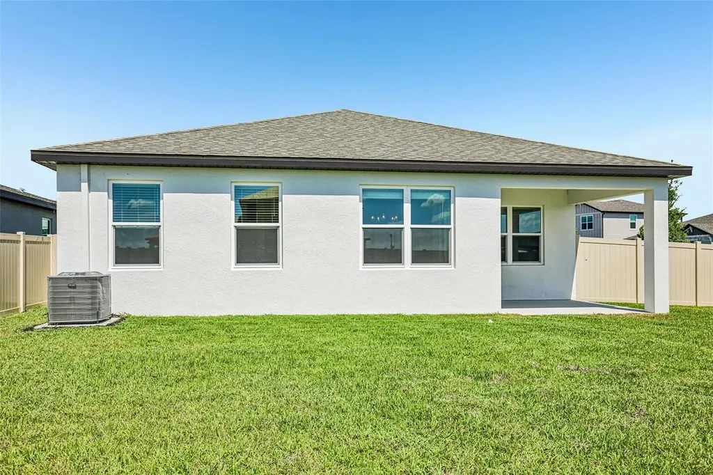 192 Shady Edge Loop Nokomis FL 34275
