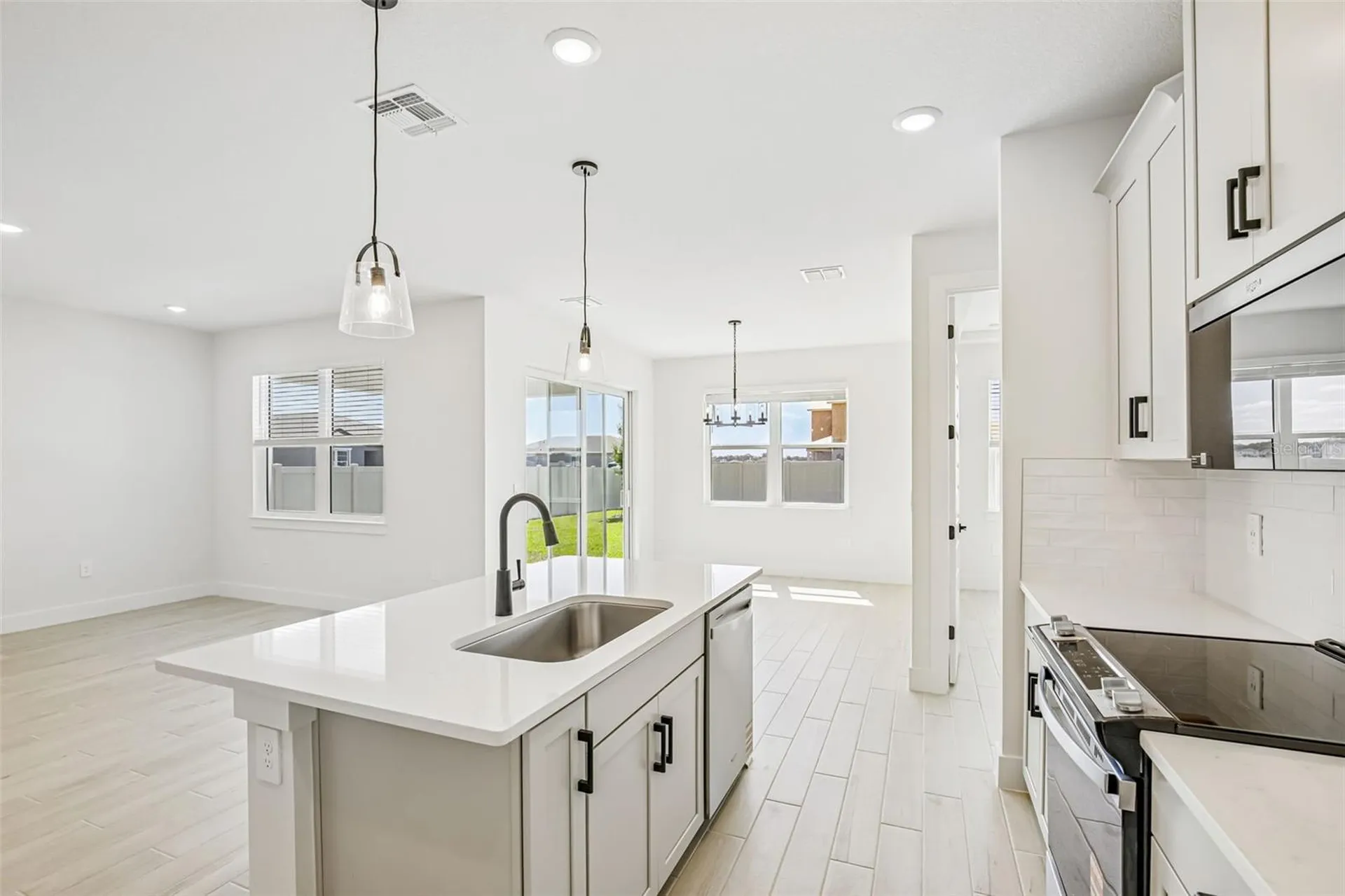 192 Shady Edge Loop Nokomis FL 34275