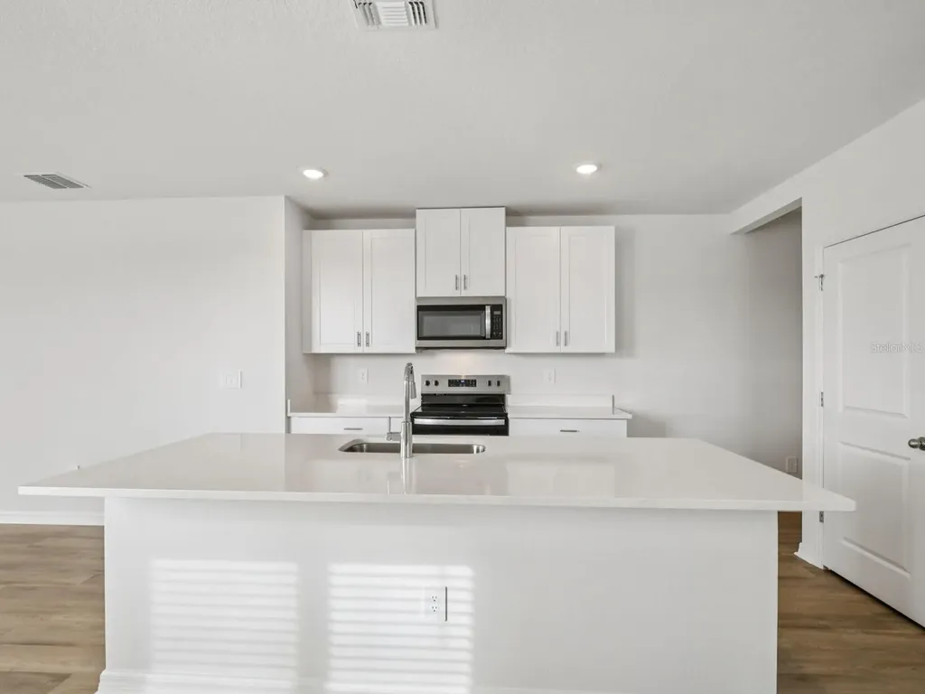 1461 Brekey Way Zephyrhills FL 33541