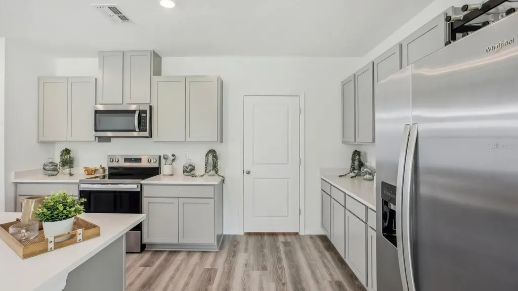 2417 Bender Drive Zephyrhills FL 33541
