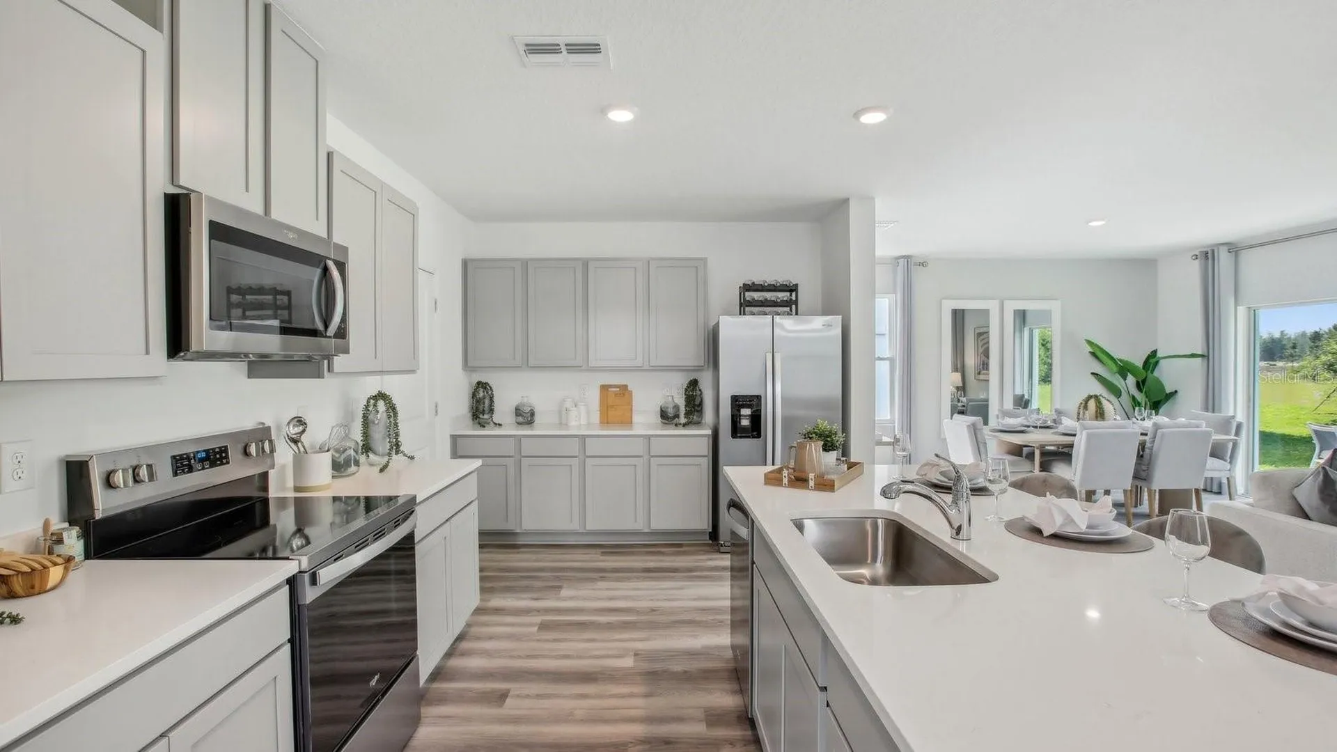 2417 Bender Drive Zephyrhills FL 33541