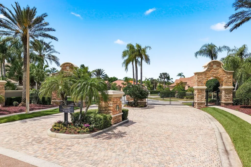 976 Cypress Cove Way Tarpon Springs FL 34688