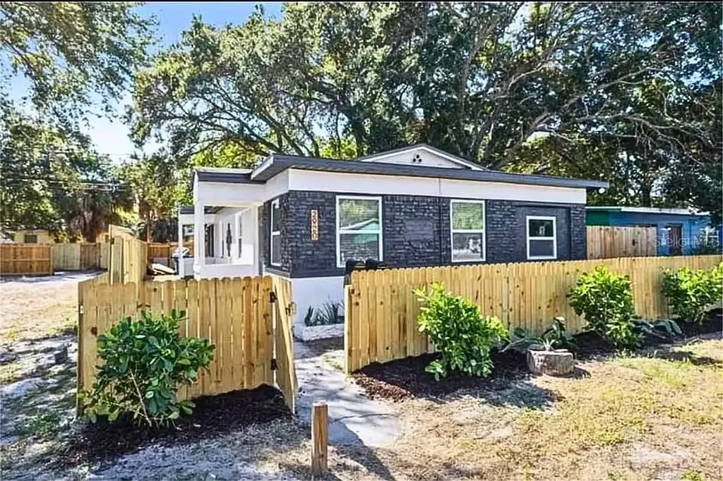 2904 Emerson Avenue S St Petersburg FL 33712