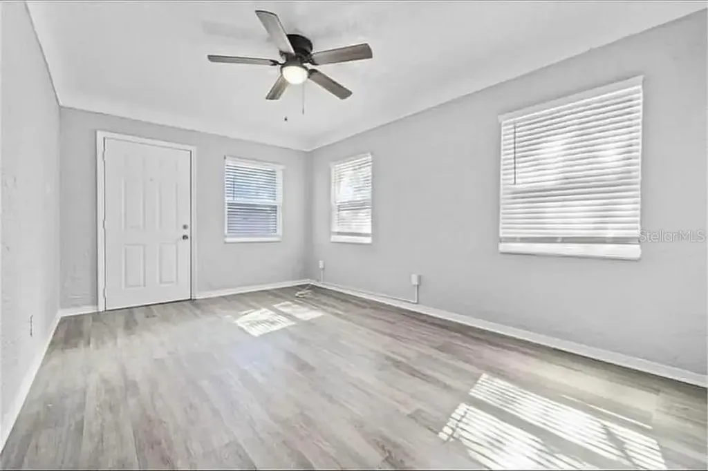 2904 Emerson Avenue S St Petersburg FL 33712