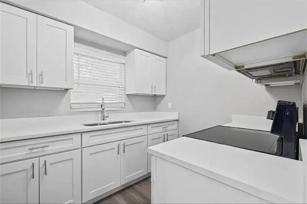 2904 Emerson Avenue S St Petersburg FL 33712