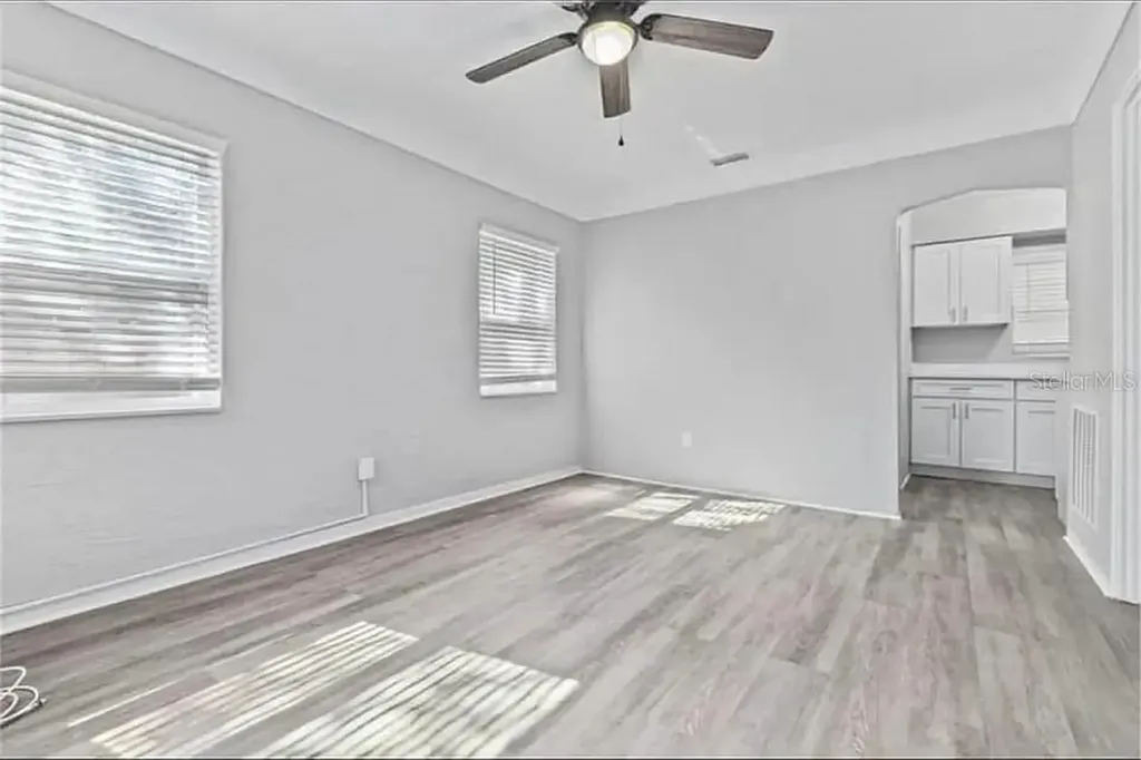 2904 Emerson Avenue S St Petersburg FL 33712